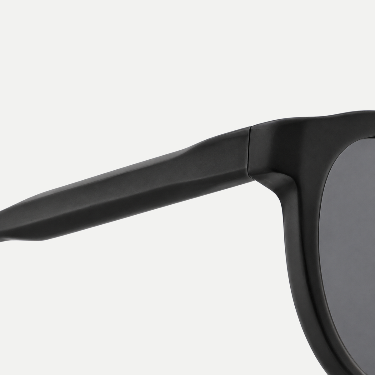 Dahlia black / smoke sunglasses, frame detail