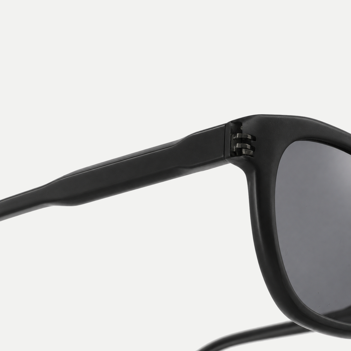 Aspen black / smoke sunglasses, frame detail