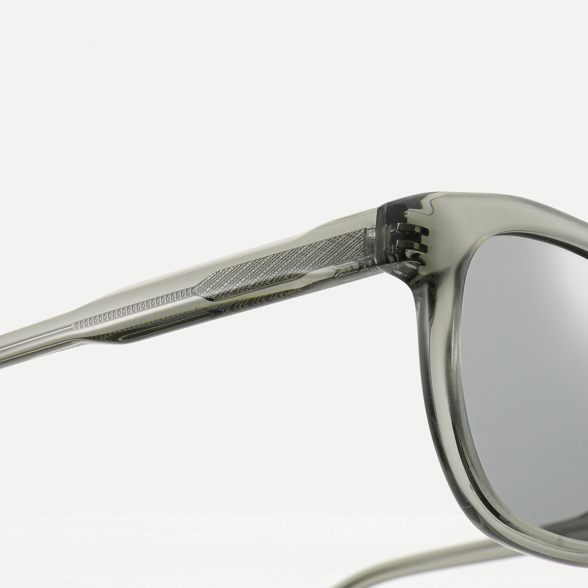 Aspen crystal sage / light smoke sunglasses, frame detail