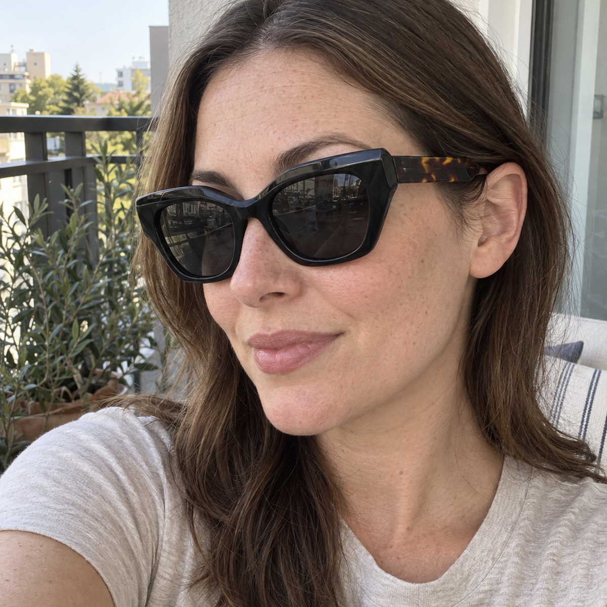 Selene sunglasses - Black Tortoise / Smoke - UGC