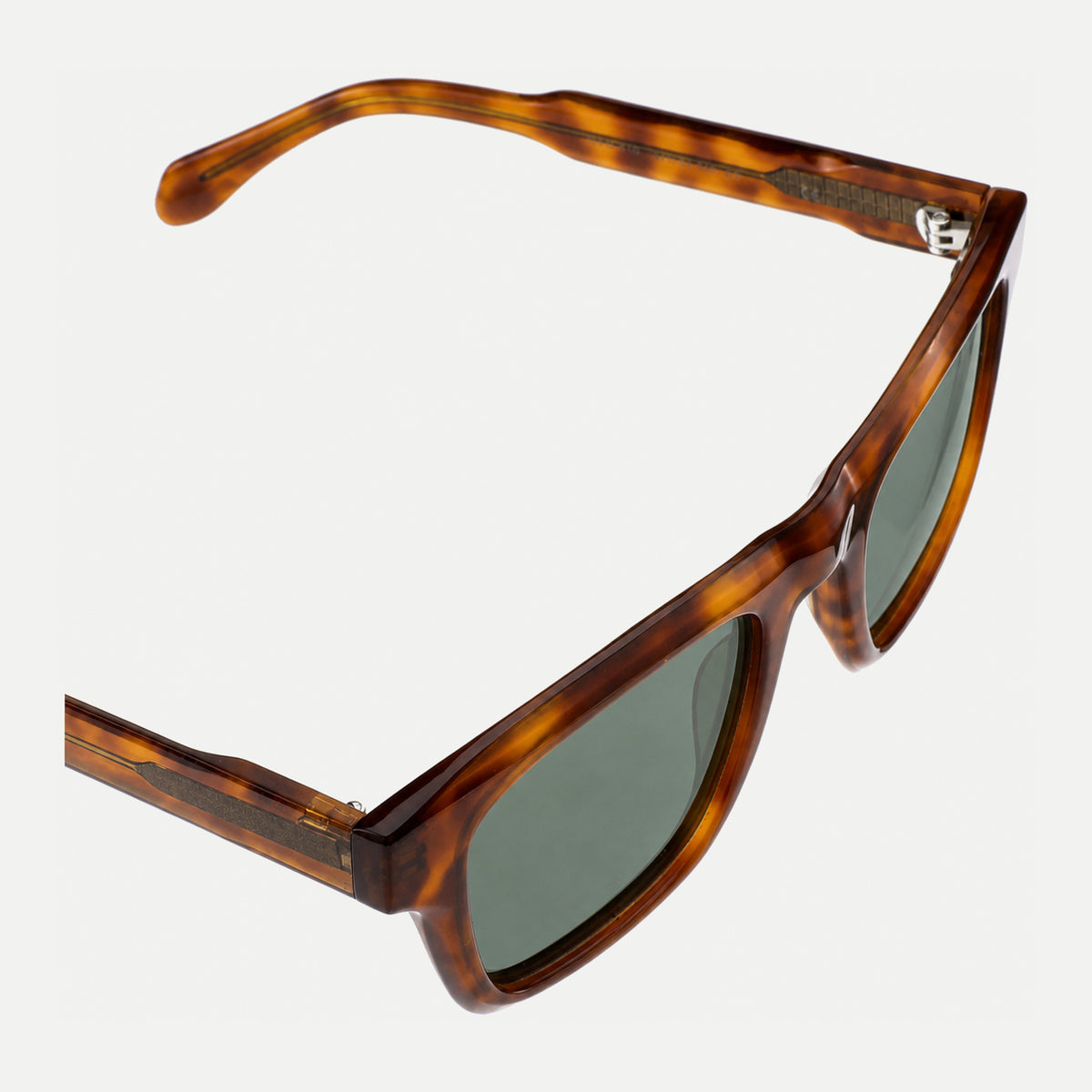 Ellis sunglasses - Amber Tortoise / Green - temple detail