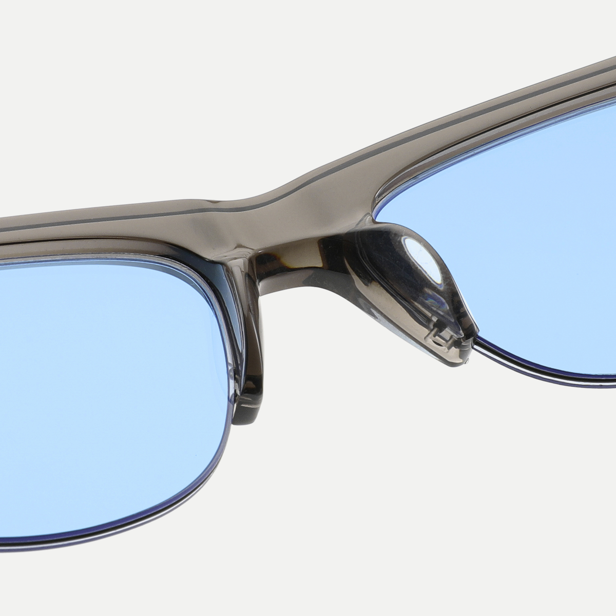 Rhea crystal taupe / ice blue sunglasses, frame detail