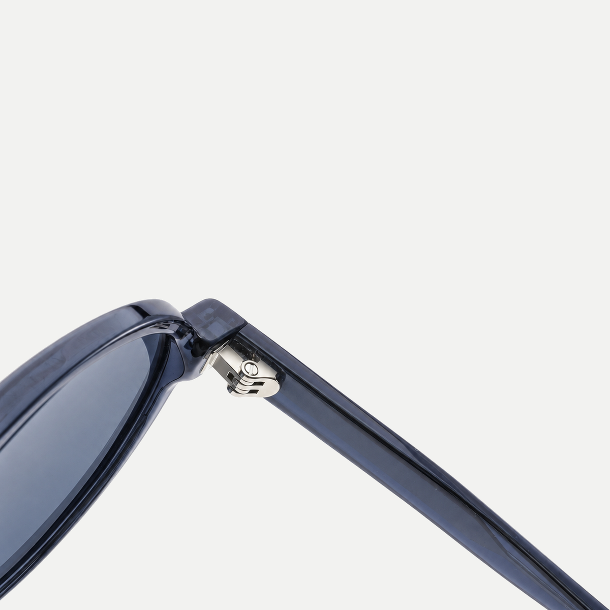 Quinn crystal blue / slate blue sunglasses, frame detail