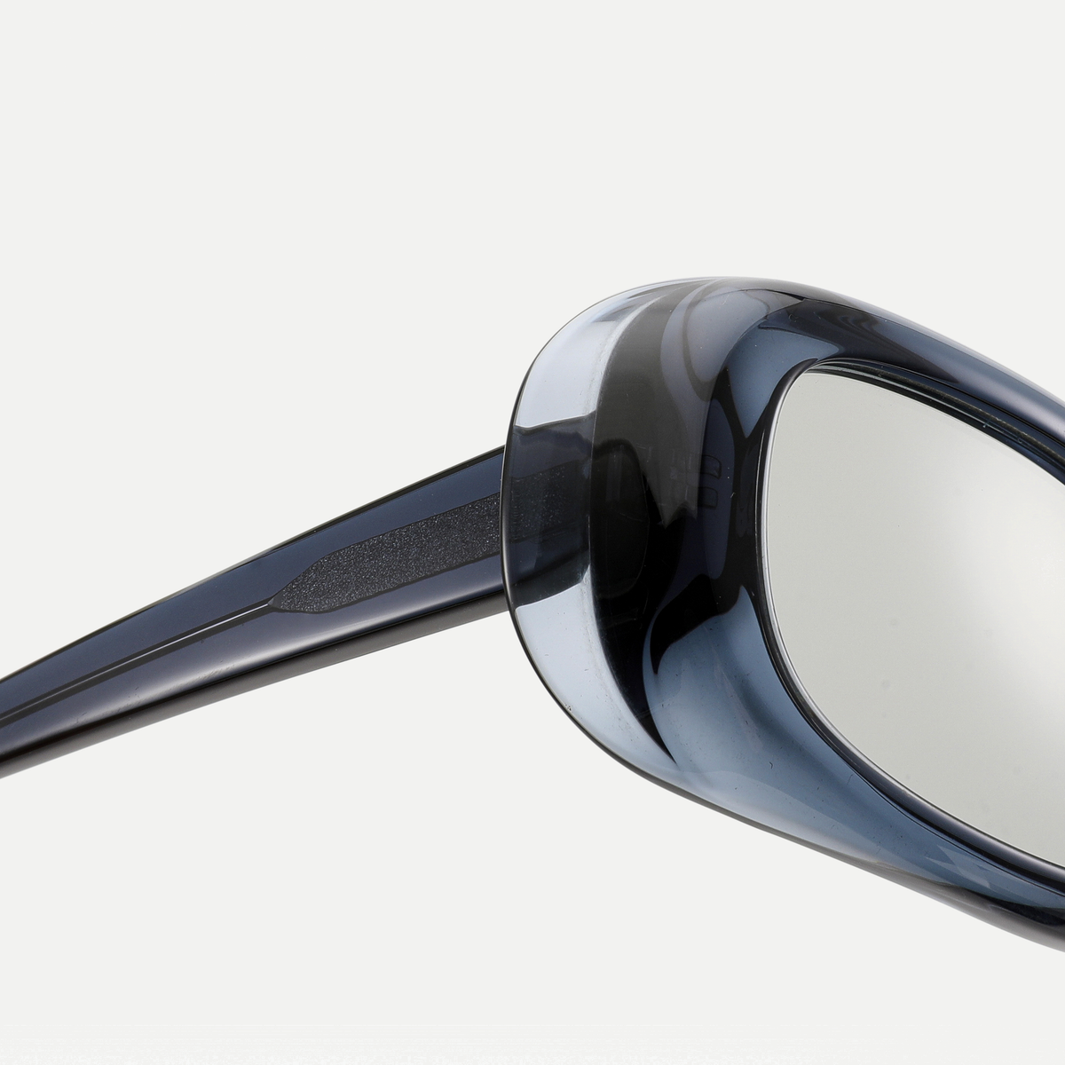 Jade crystal blue / light smoke sunglasses, frame detail