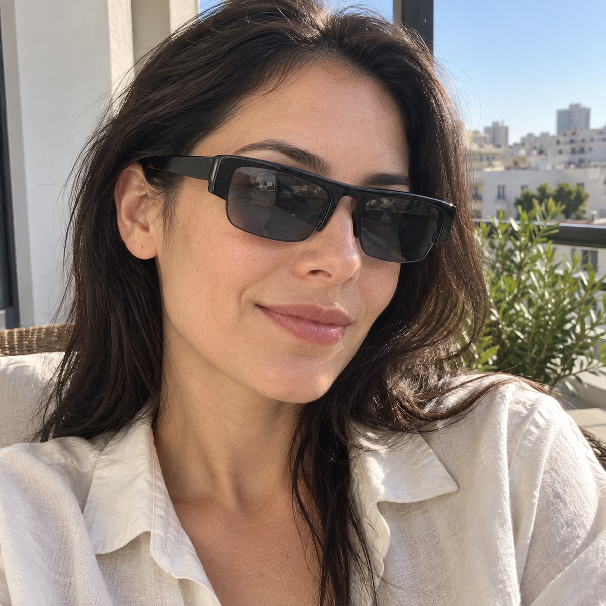 Raven black / smoke sunglasses, lifestyle view