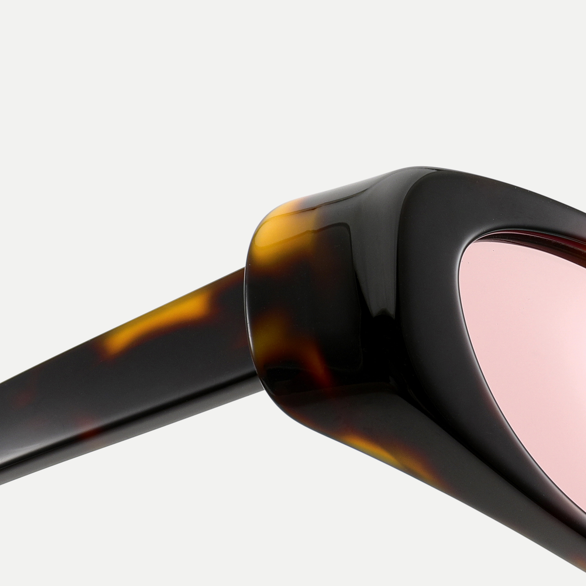 Nova amber tortoise / pink sunglasses, frame detail