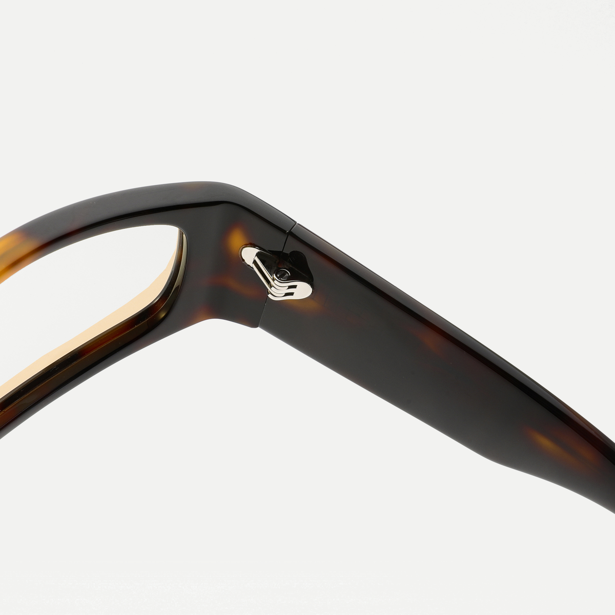Flora amber tortoise eyeglasses, frame detail