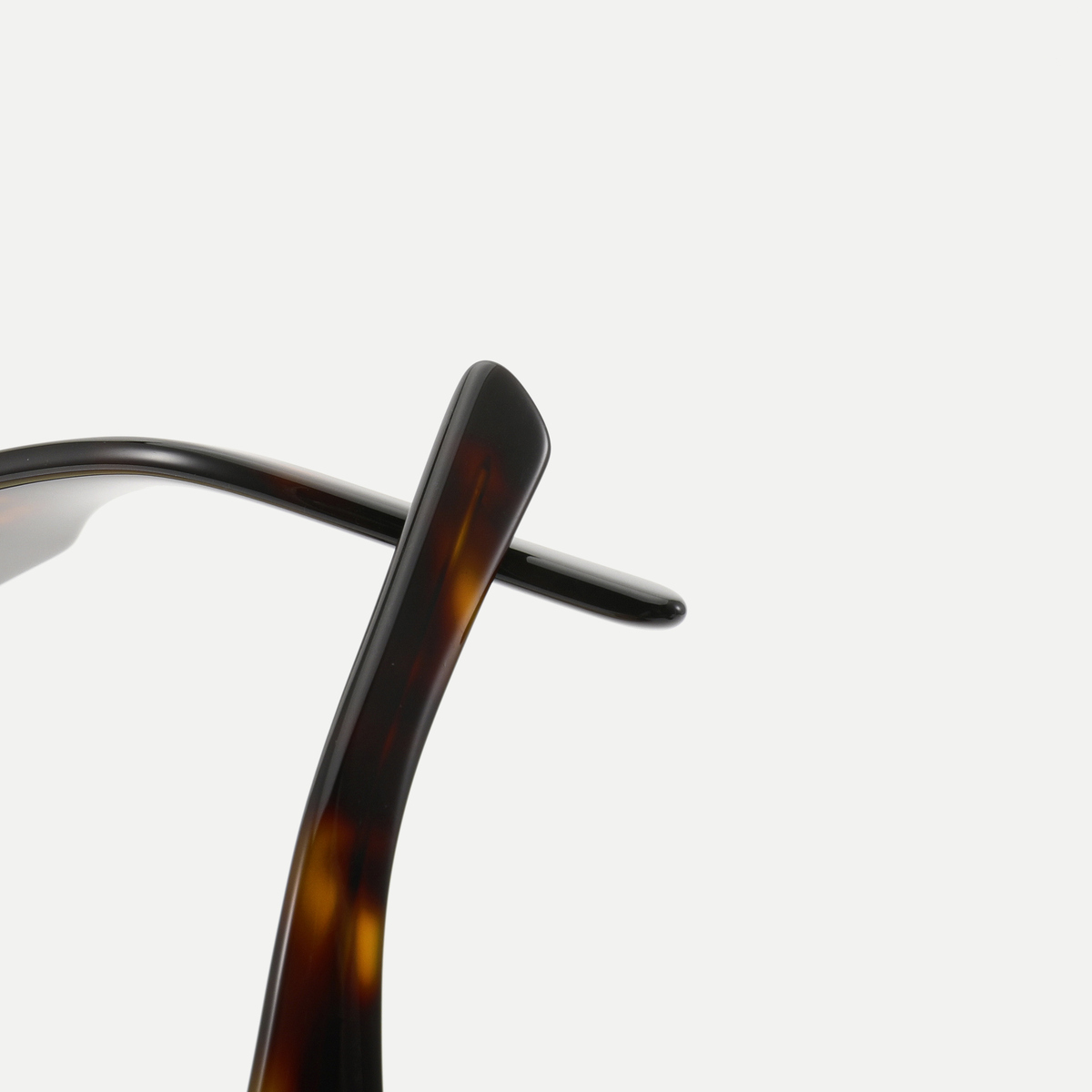 Flora amber tortoise eyeglasses, frame detail