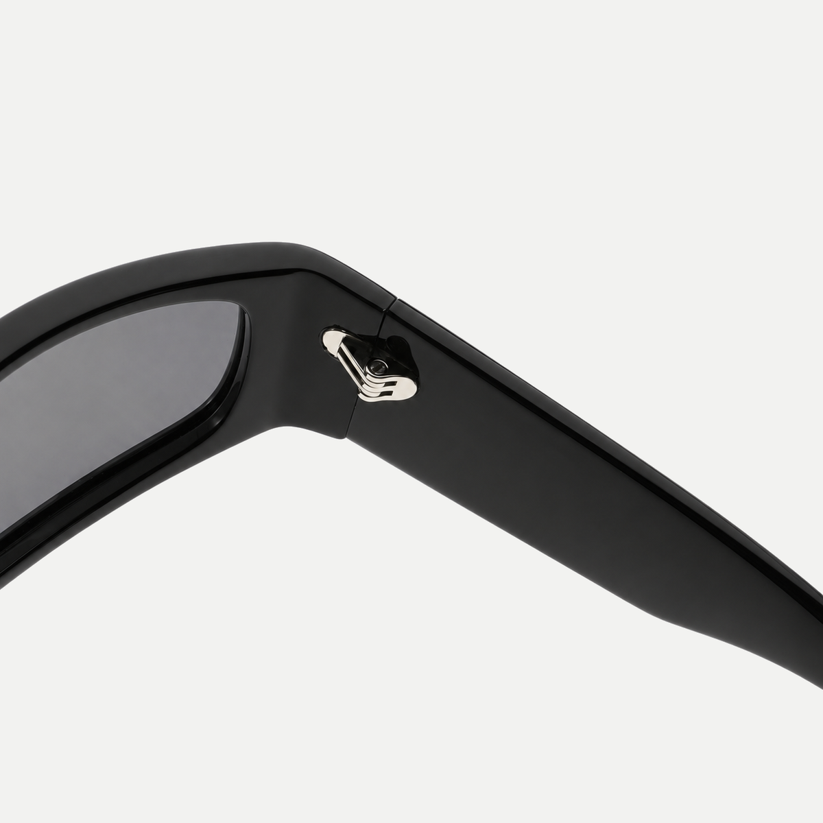 Sutton black / smoke sunglasses, frame detail