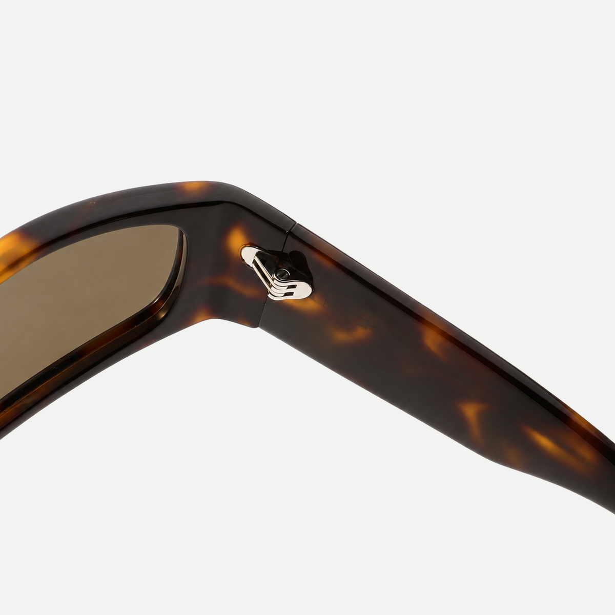 Sutton amber tortoise / brown sunglasses, frame detail