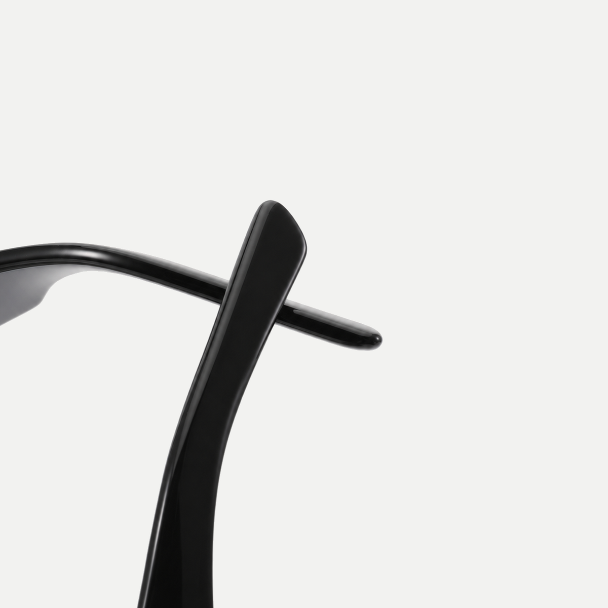 Sutton black / light smoke sunglasses, frame detail