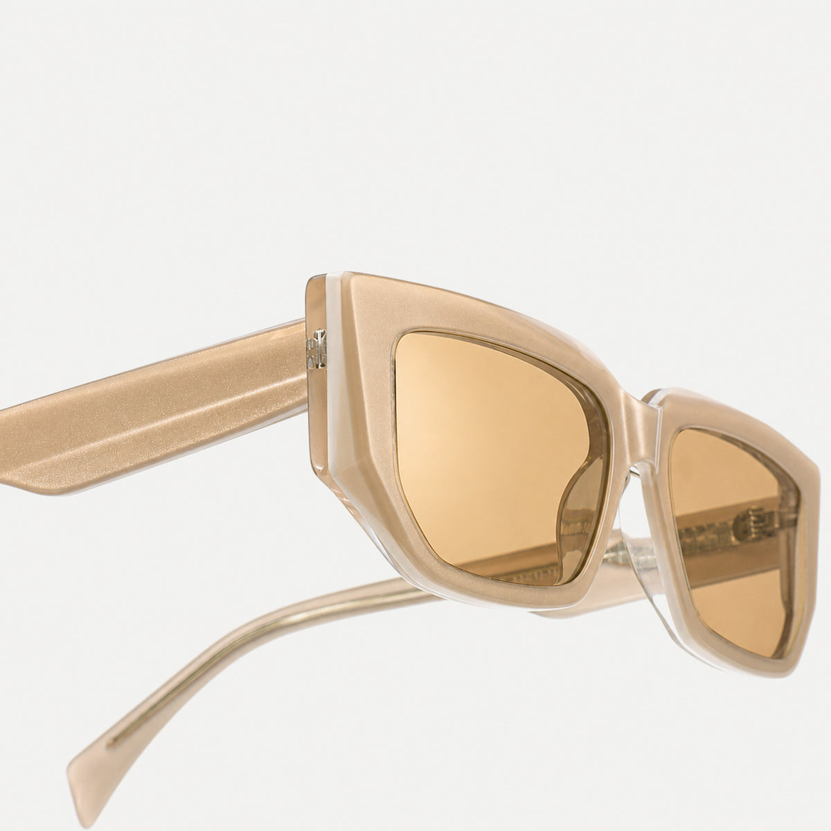 Zora sunglasses - Crystal Champagne / Amber - temple detail