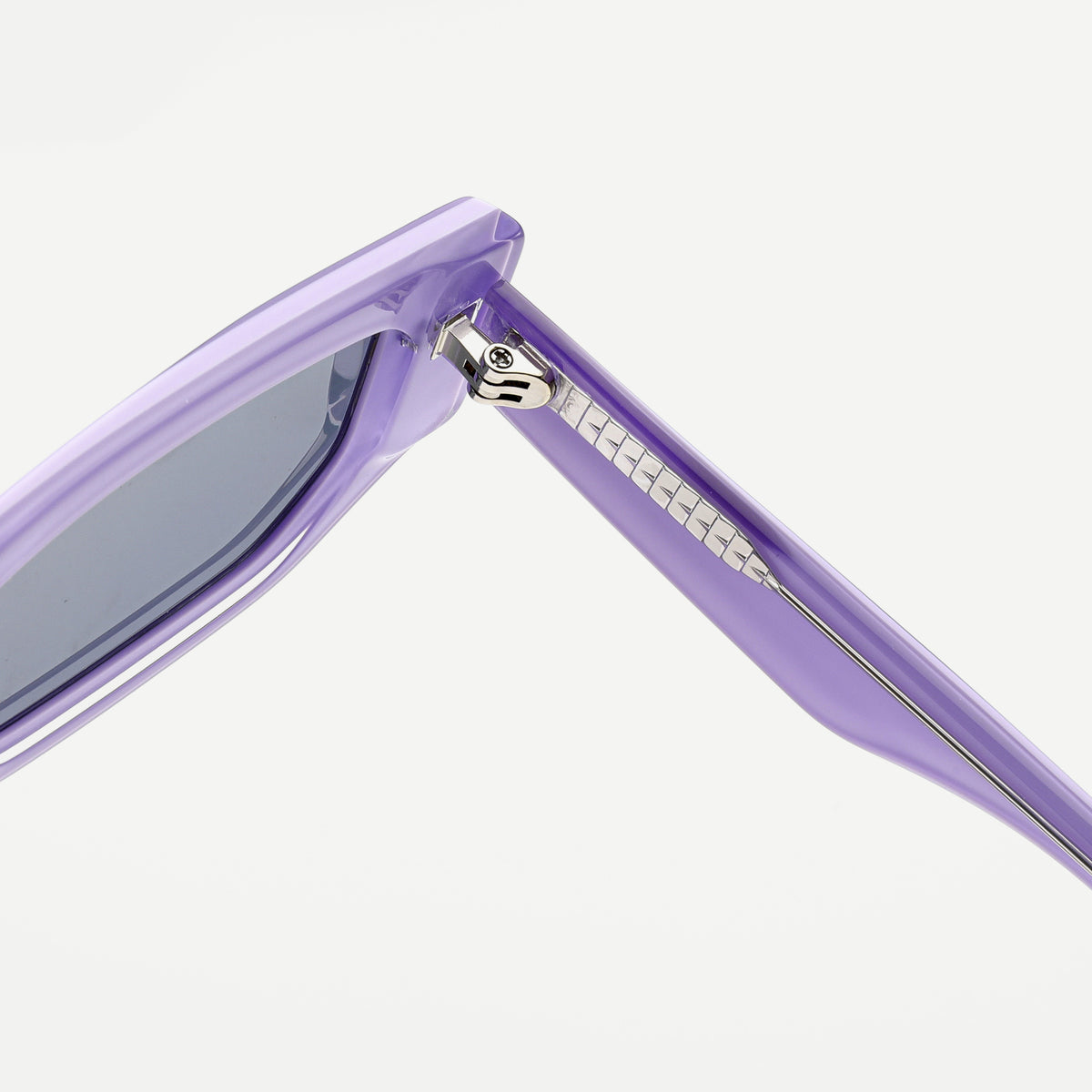 Zora sunglasses - Crystal Lavender / Smoke - hinge detail