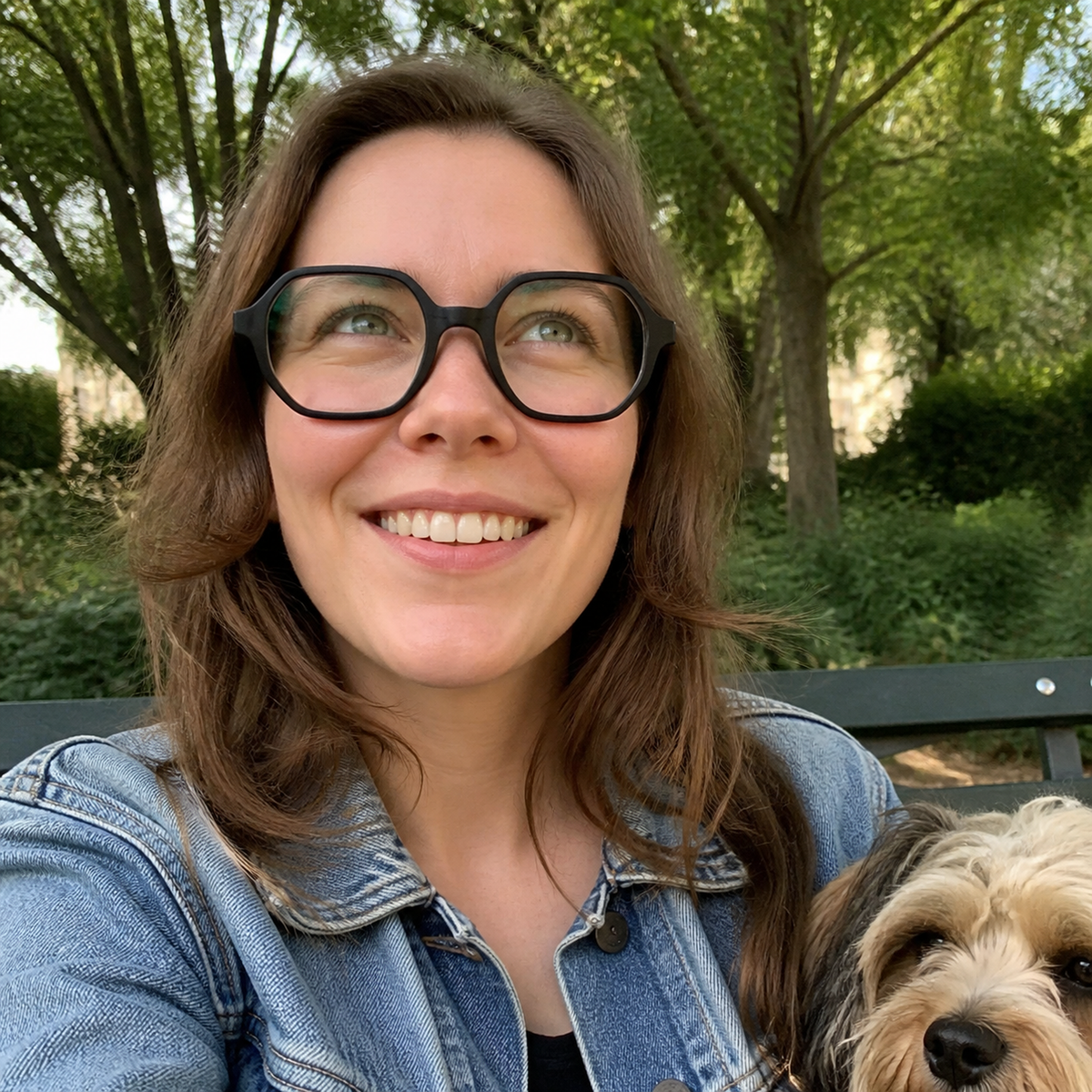 Vivian black acetate glasses worn by a customer