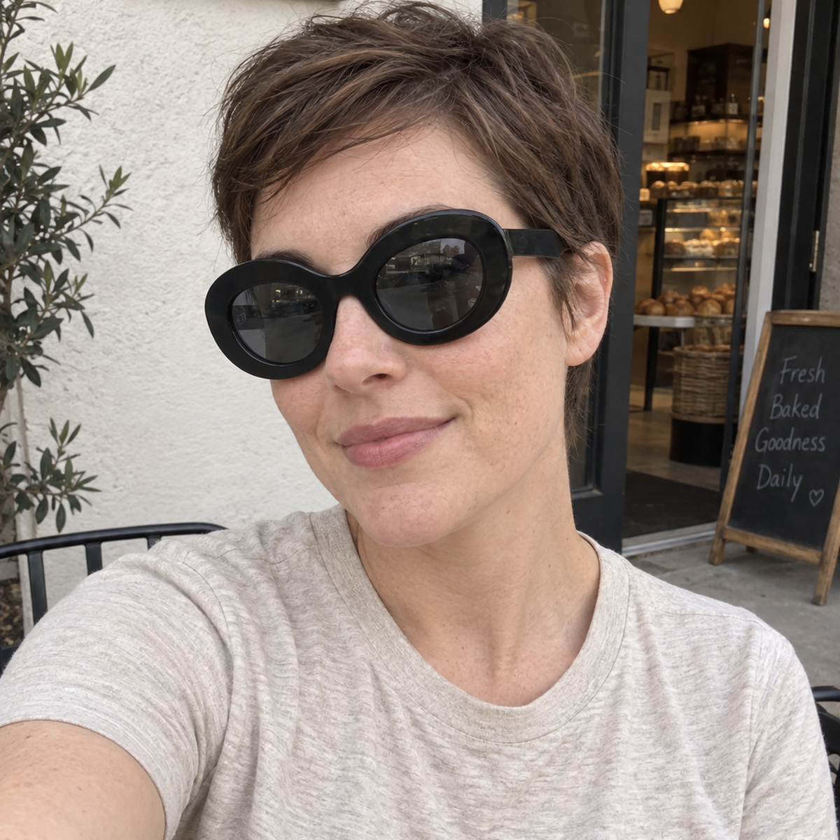 Sloane sunglasses - Black / Smoke - UGC