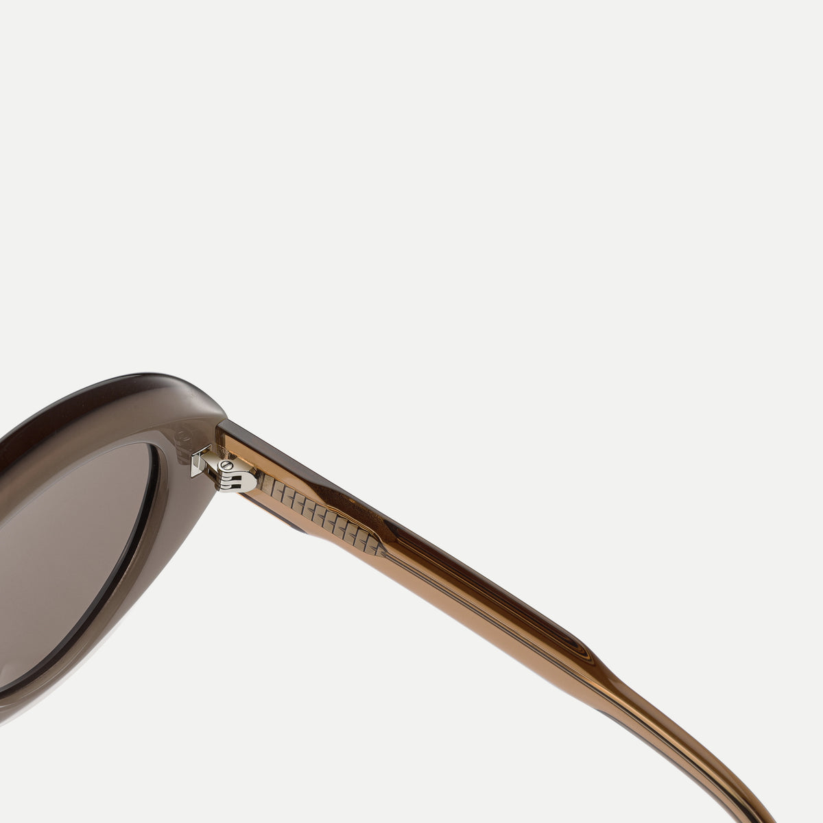 Sloane sunglasses - Crystal Mocha / Brown - hinge detail