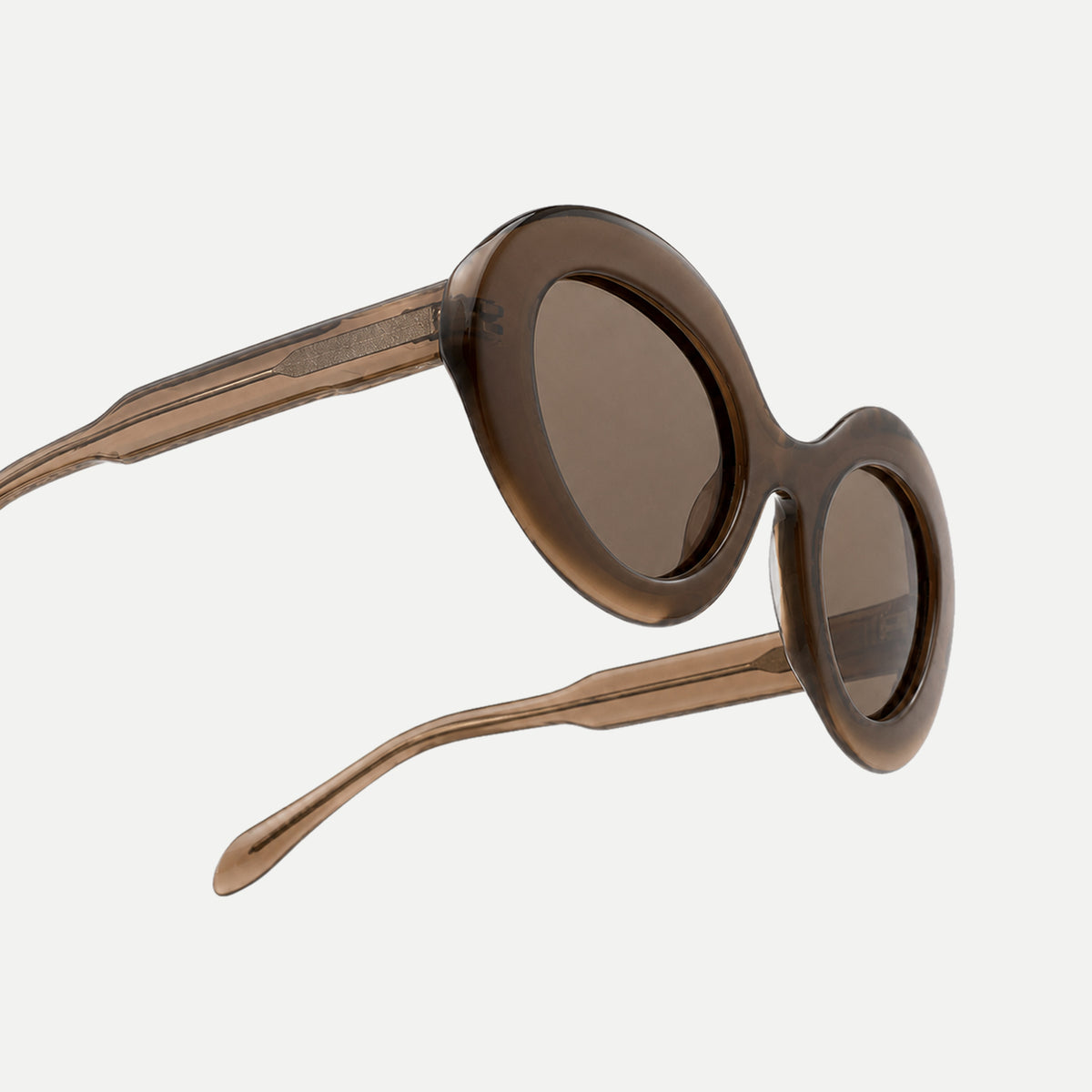 Sloane sunglasses - Crystal Mocha / Brown - temple detail