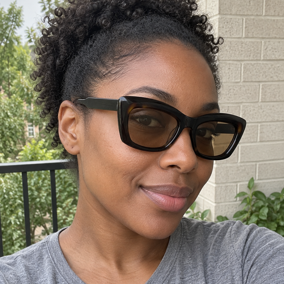 Blair sunglasses - Black / Champagne - UGC