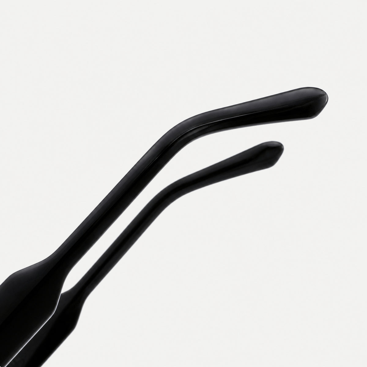 Rowan sunglasses - Black / Smoke - temple detail