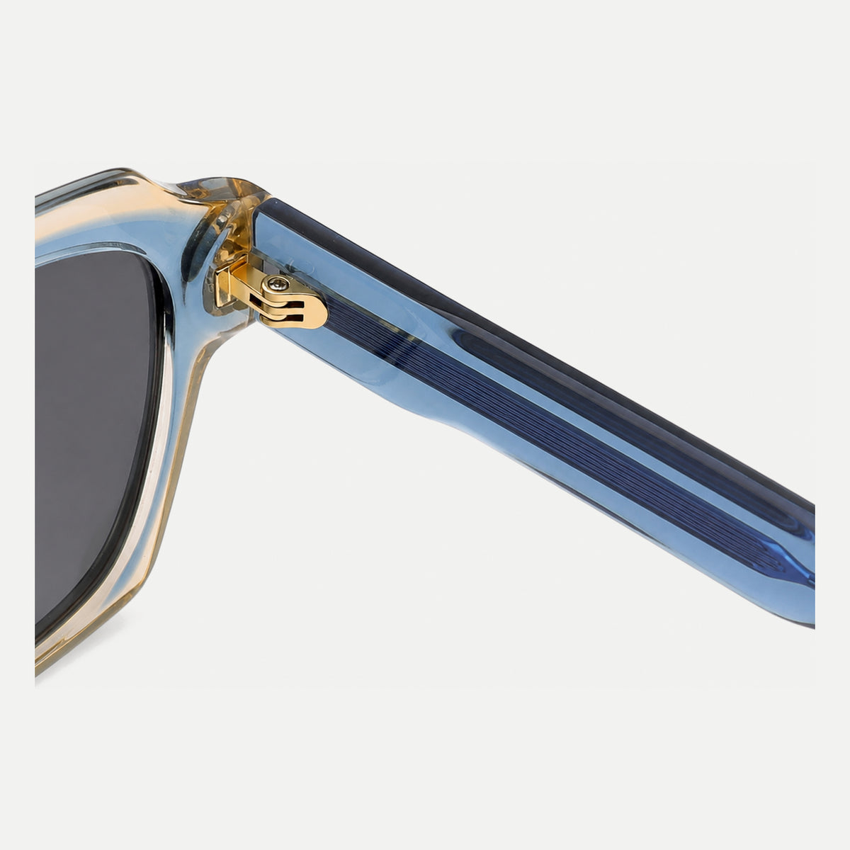 Monroe sunglasses - Crystal Champagne Blue / Smoke - hinge detail