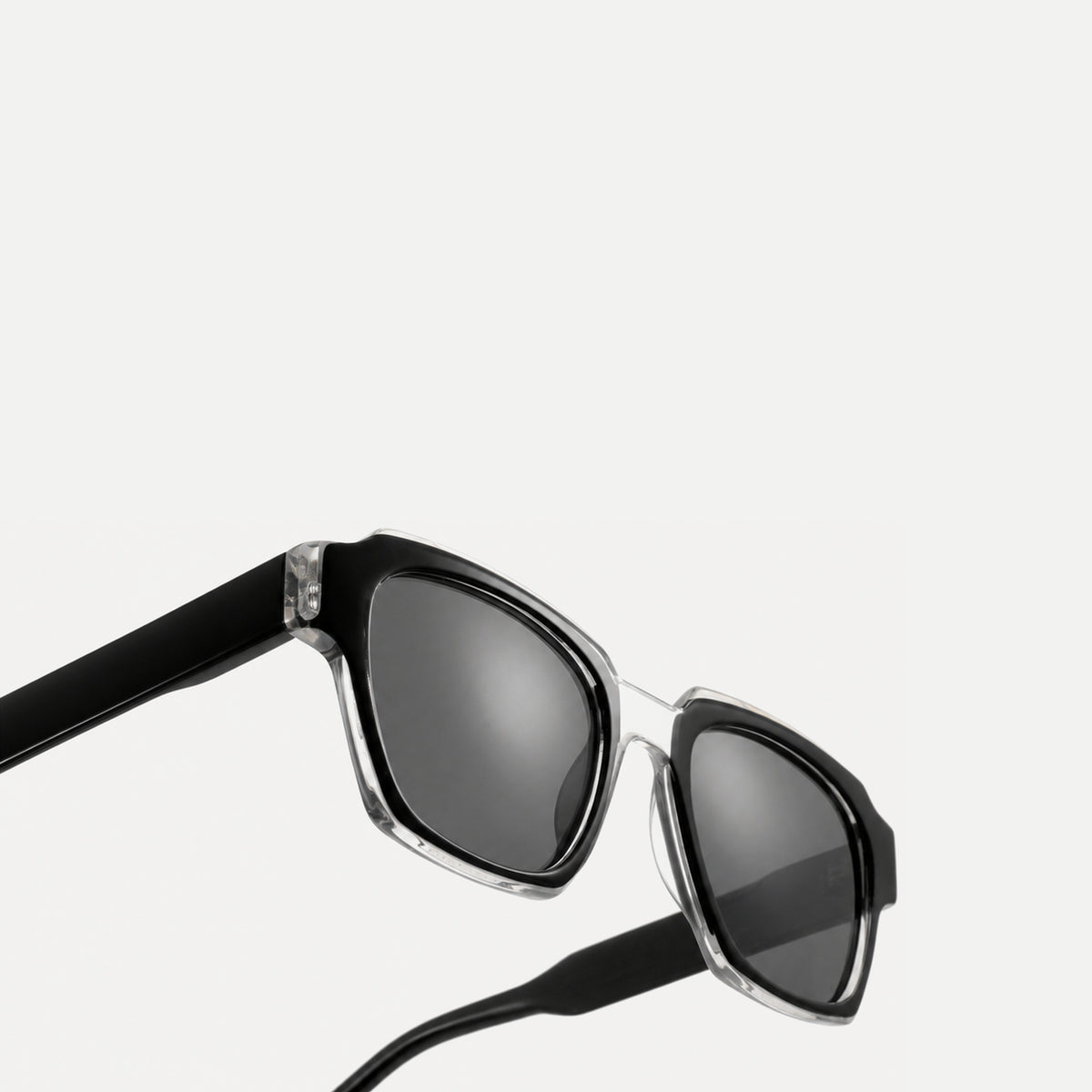 Monroe sunglasses - Crystal Clear Black / Smoke - temple detail