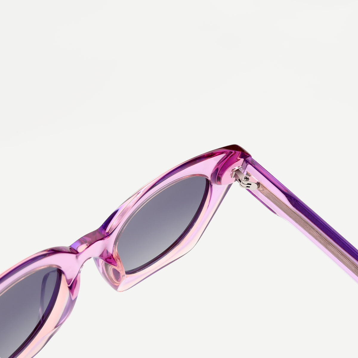 Amelie sunglasses - Crystal Pink / Smoke - hinge detail