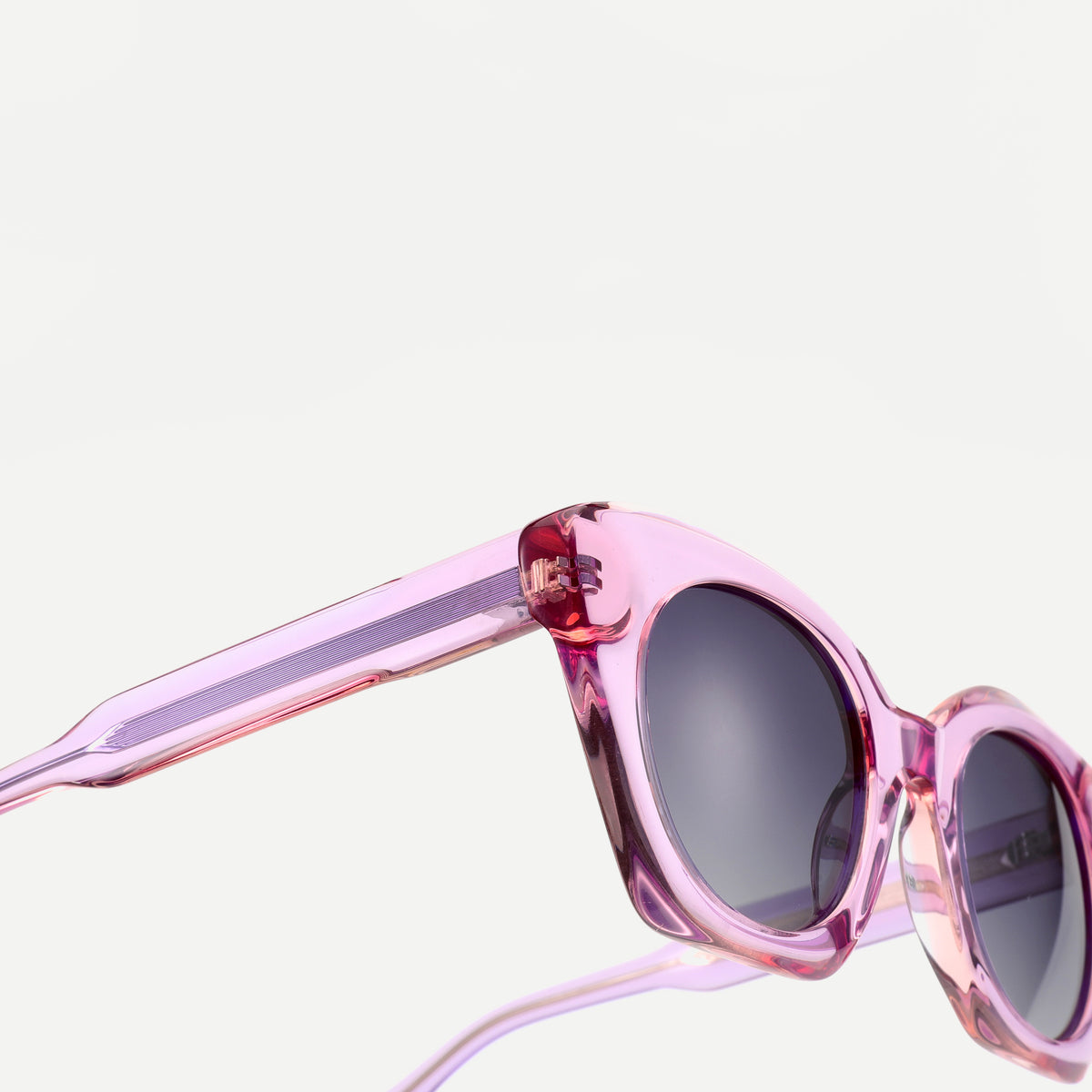 Amelie sunglasses - Crystal Pink / Smoke - temple detail