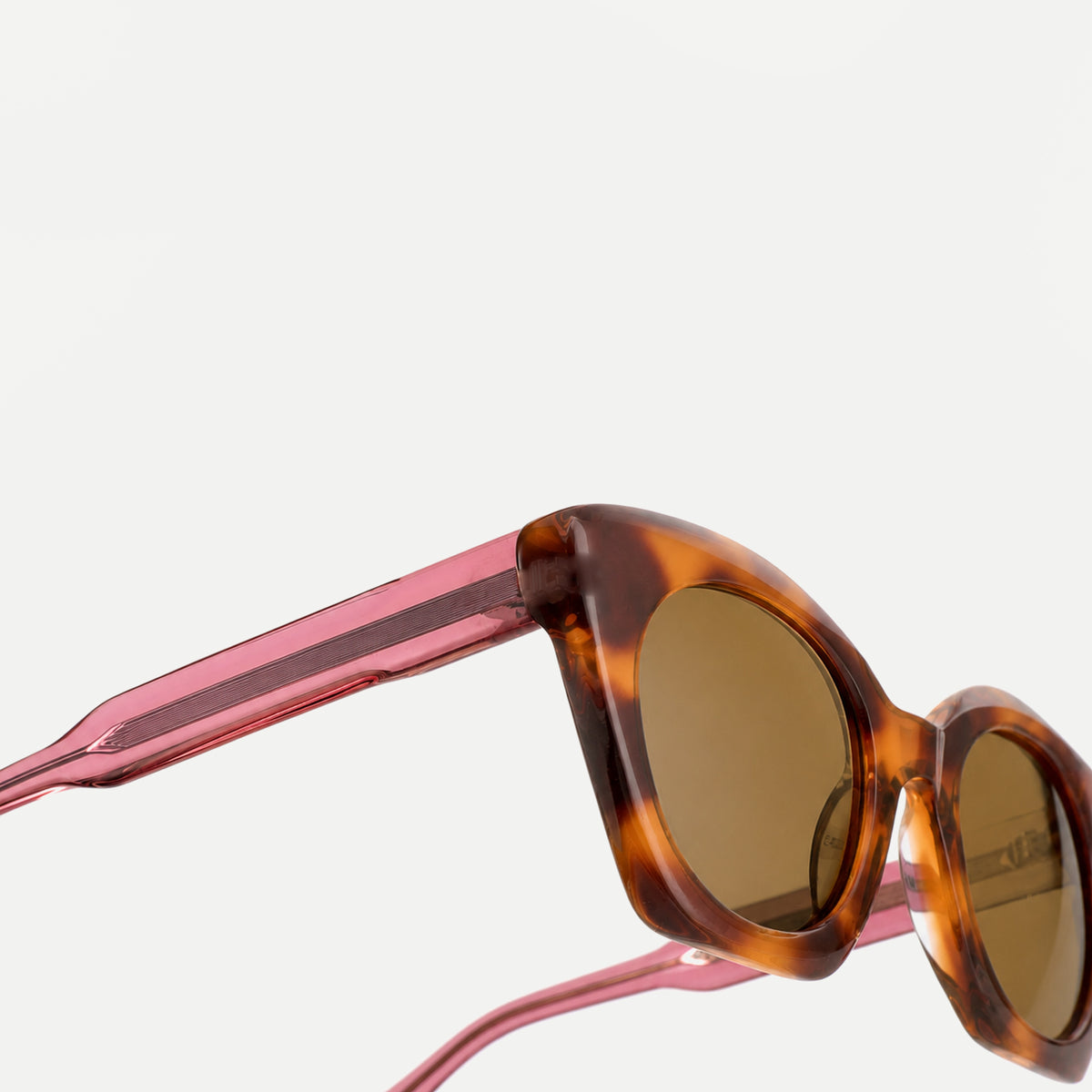 Amelie sunglasses - Rose Tortoise / Brown - temple detail