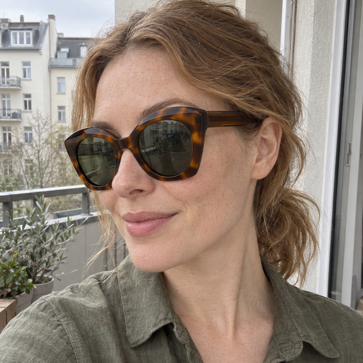 Amelie sunglasses - Amber Tortoise / Green - UGC