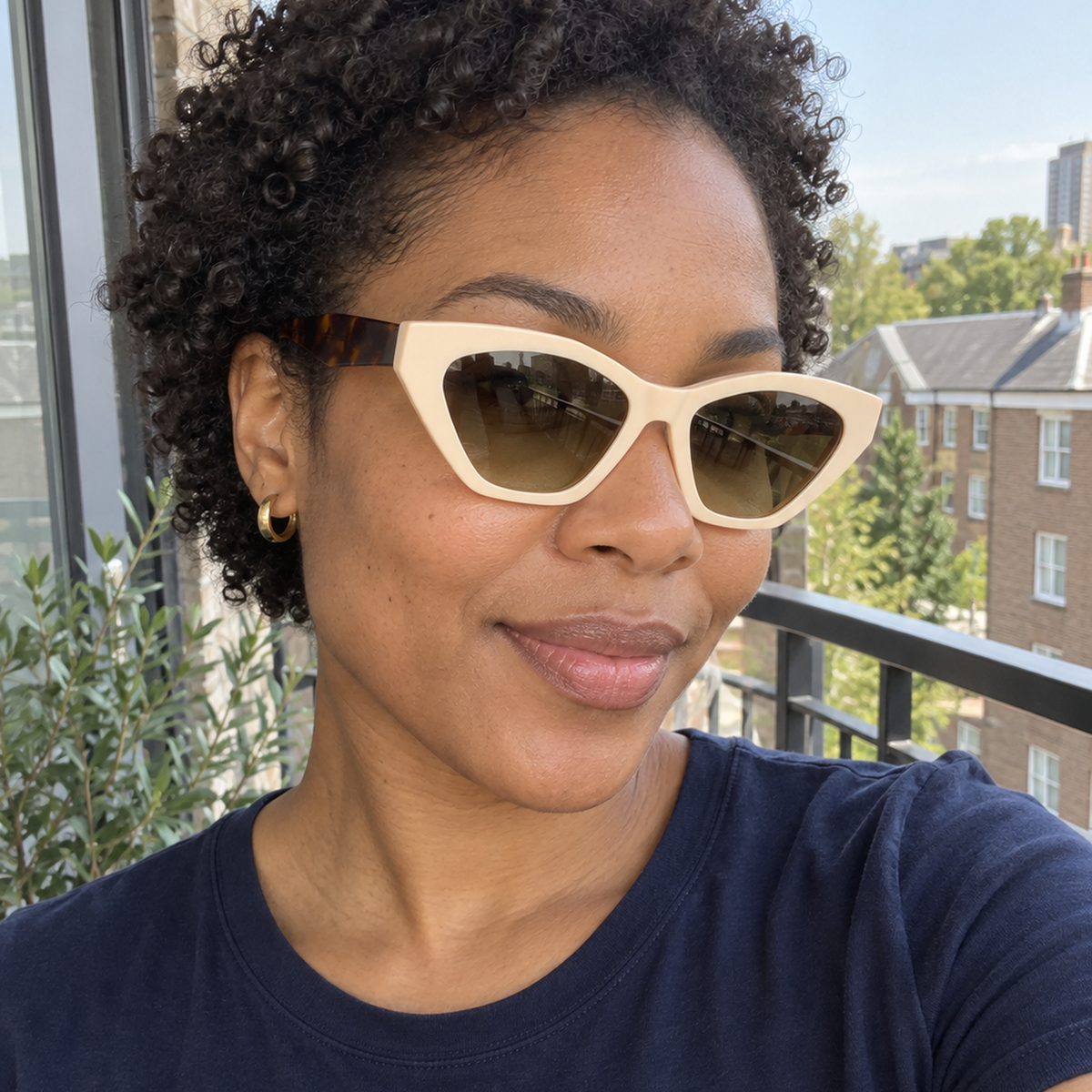 Vega sunglasses - Ivory Tortoise / Olive - UGC