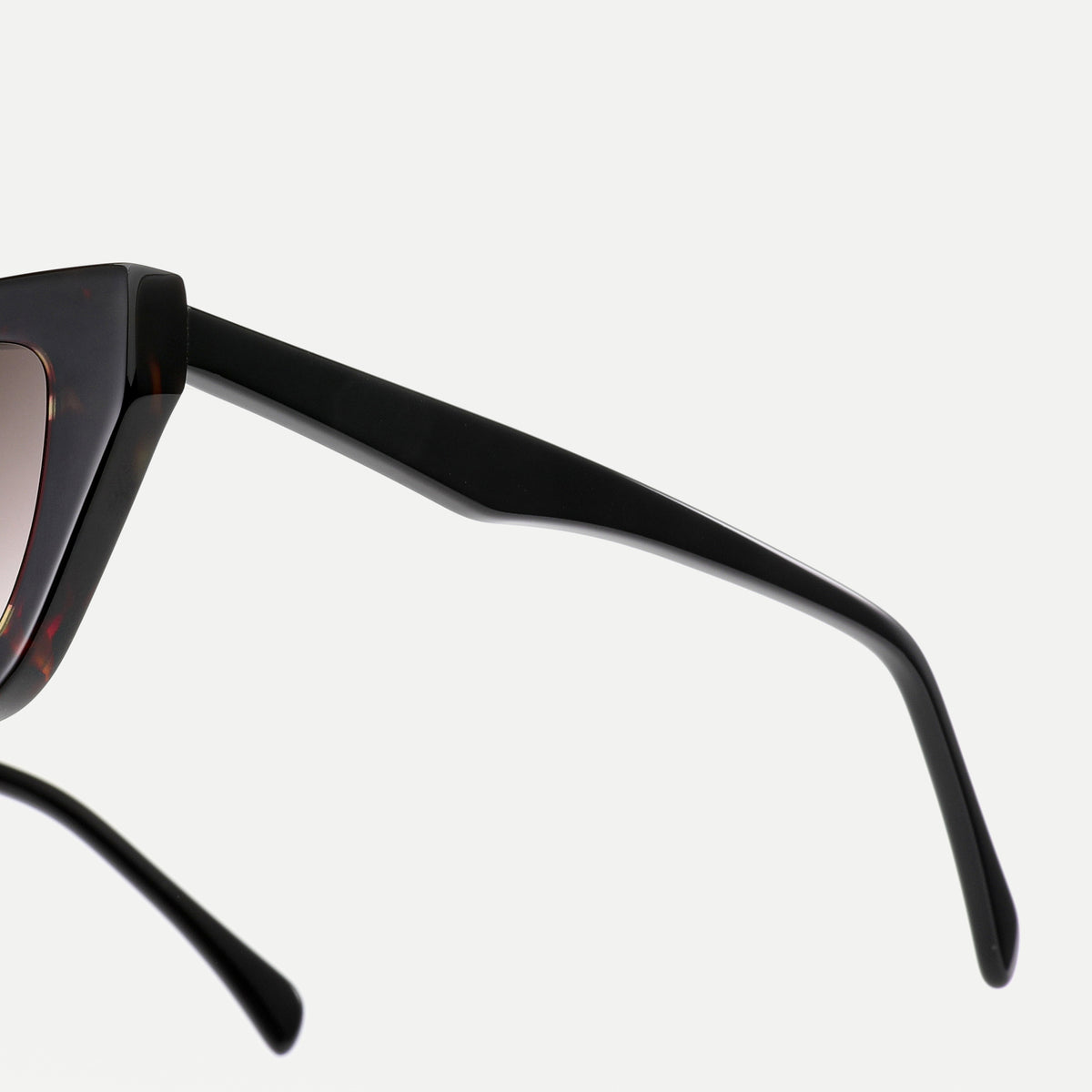 Lyra sunglasses - Dark Tortoise / Brown Gradient - temple detail