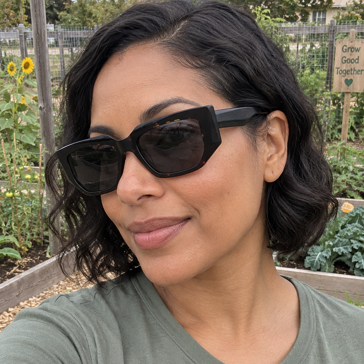 Zora sunglasses - Black Tortoise / Smoke - UGC