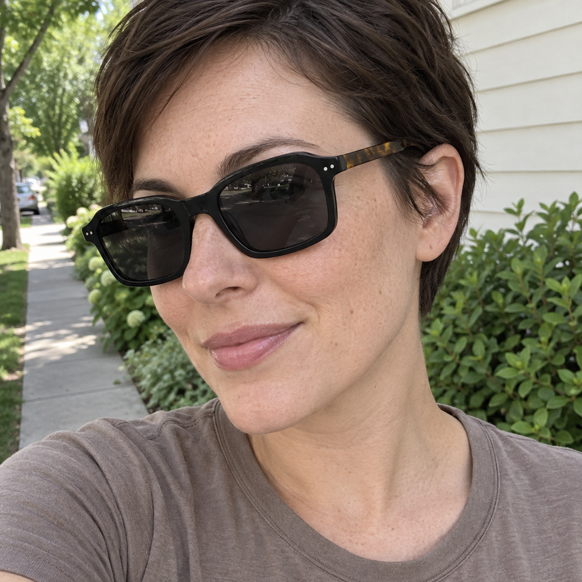 Cleo sunglasses - Black Tortoise / Smoke - UGC