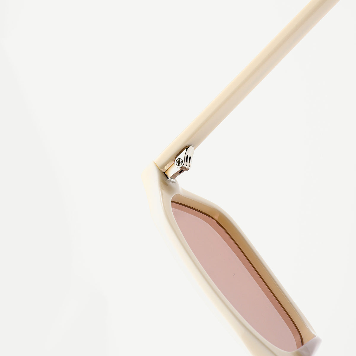 Cleo sunglasses - Ivory / Rose Brown - hinge detail